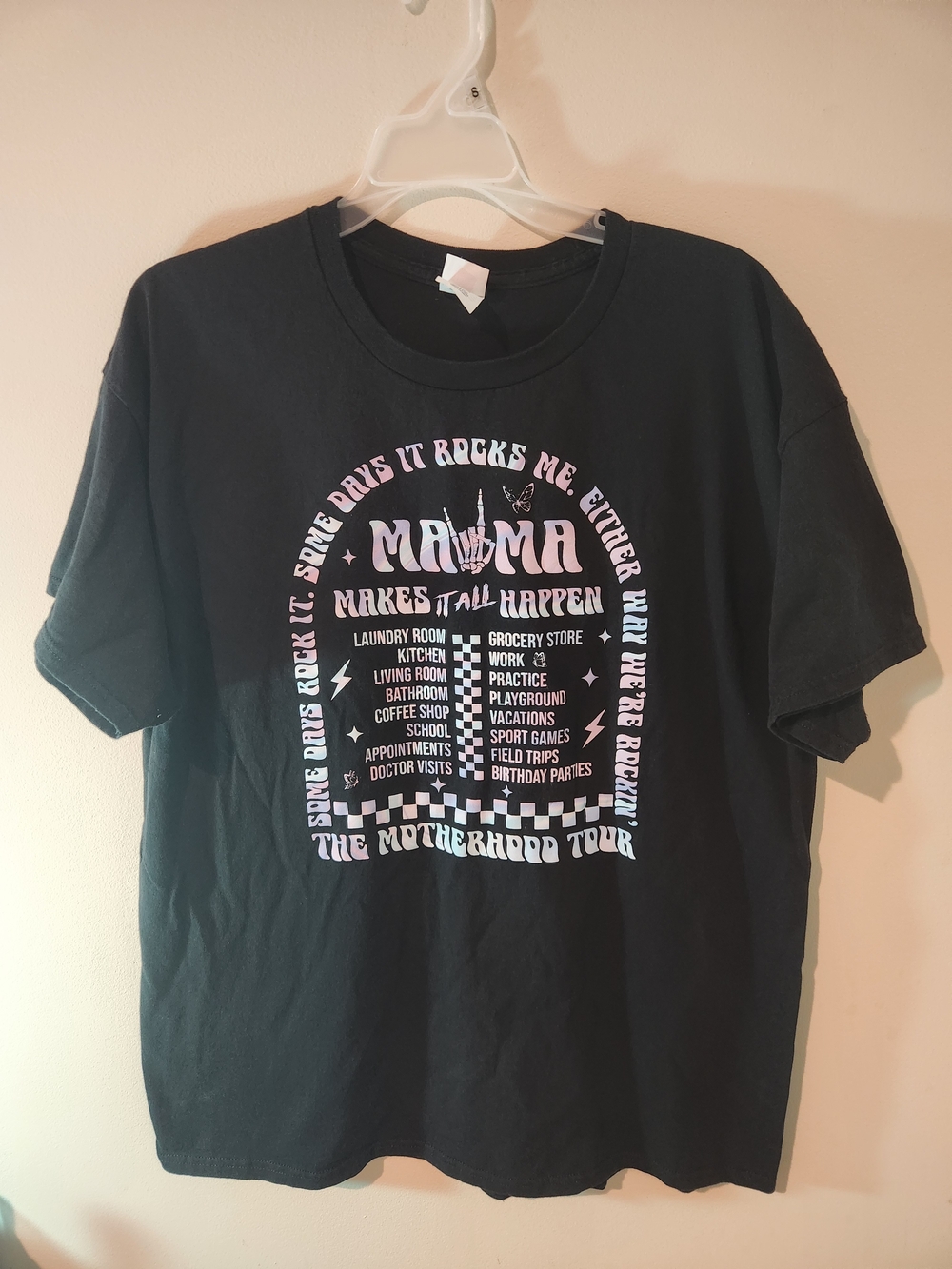 Hanes Black 'Mama Makes It All Happen' Graphic Tee